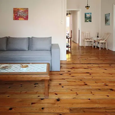 Family Apartment *